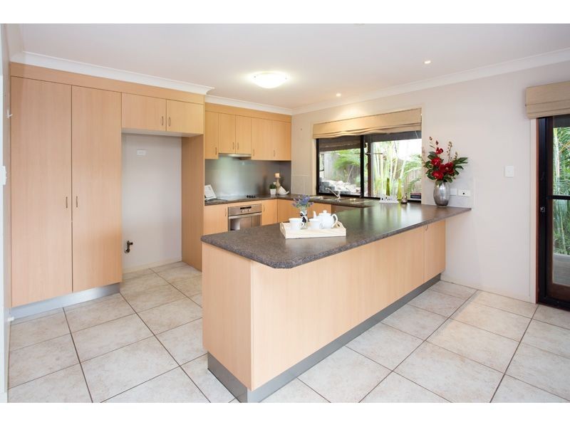 17 Chapman Street, Chapel Hill QLD 4069