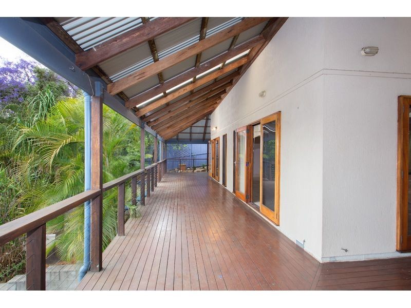 17 Chapman Street, Chapel Hill QLD 4069