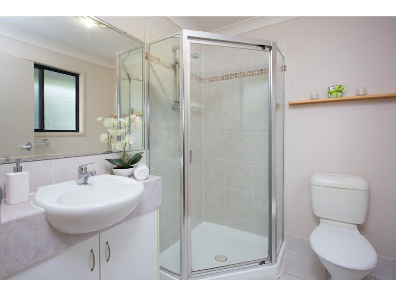 17 Chapman Street, Chapel Hill QLD 4069