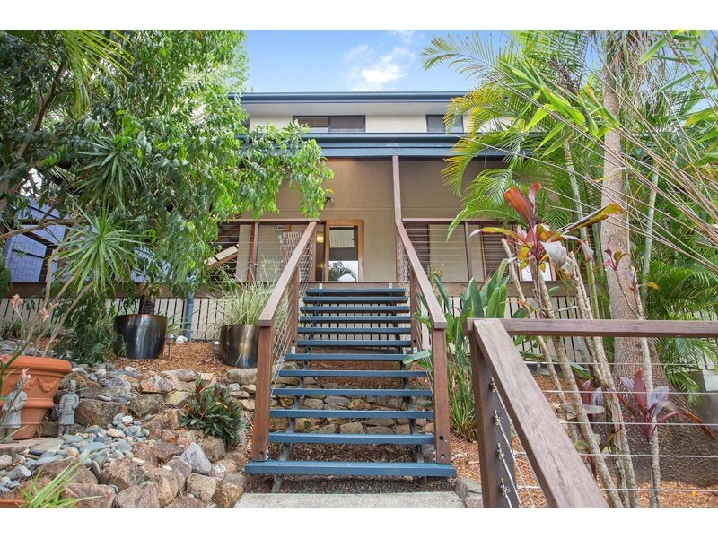 17 Chapman Street, Chapel Hill QLD 4069