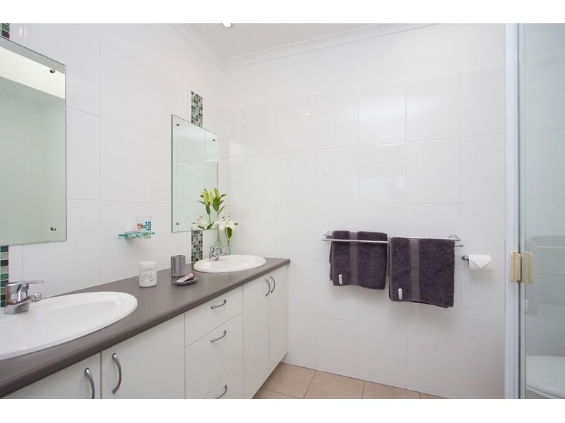 51 Matingara Street, Chapel Hill QLD 4069