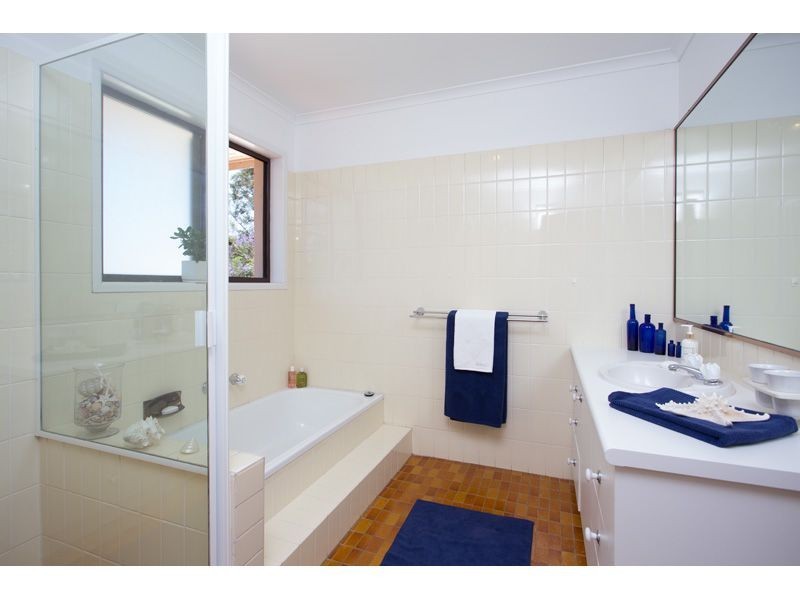 51 Matingara Street, Chapel Hill QLD 4069