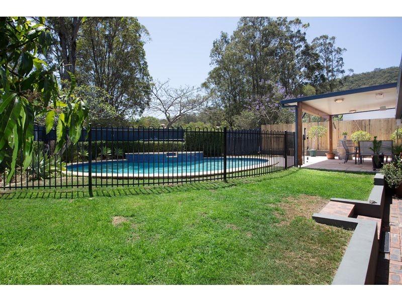 51 Matingara Street, Chapel Hill QLD 4069