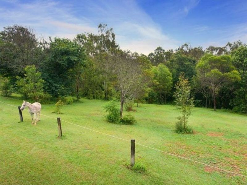 9 Parkwood Place, Anstead QLD 4070