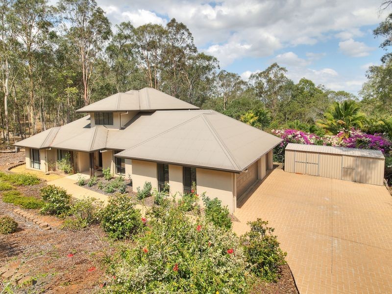 9 Parkwood Place, Anstead QLD 4070