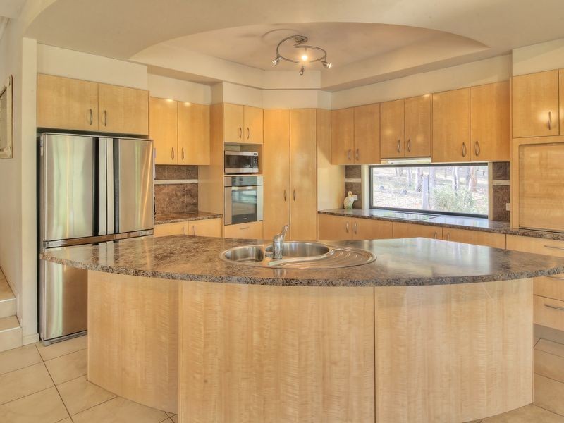 9 Parkwood Place, Anstead QLD 4070