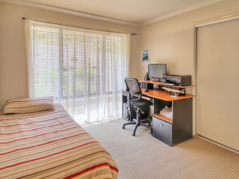 9 Parkwood Place, Anstead QLD 4070