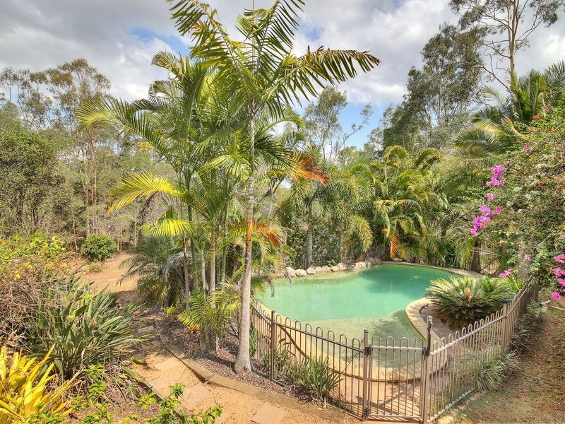 9 Parkwood Place, Anstead QLD 4070