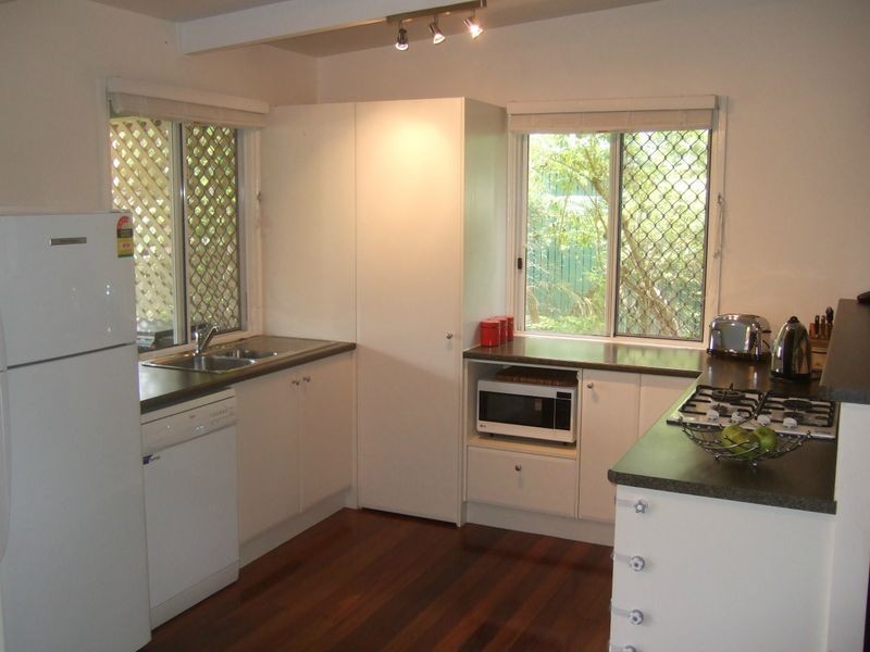 34 Princeton Street, Kenmore QLD 4069