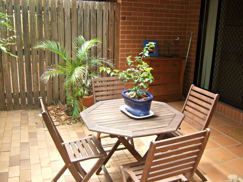 4/7 Woodstock Avenue, Taringa QLD 4068