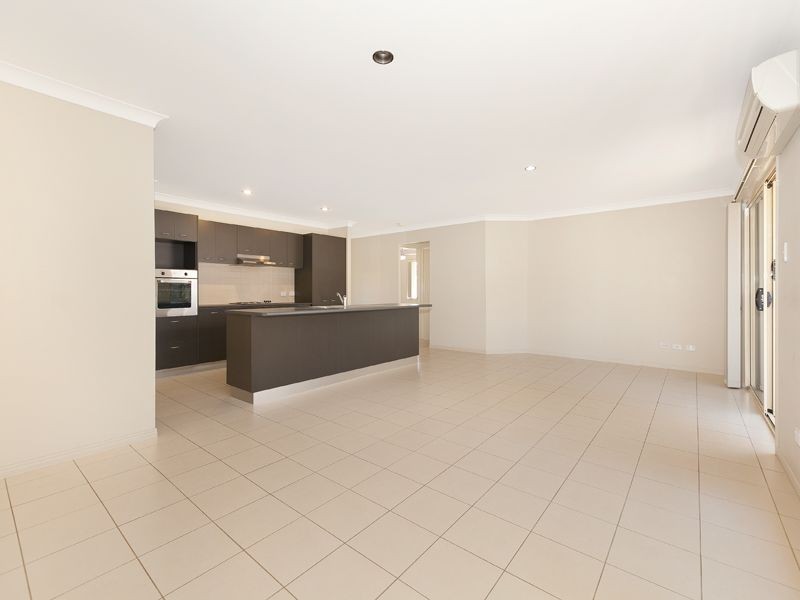 73 Lagoon Crescent, Bellbowrie QLD 4070