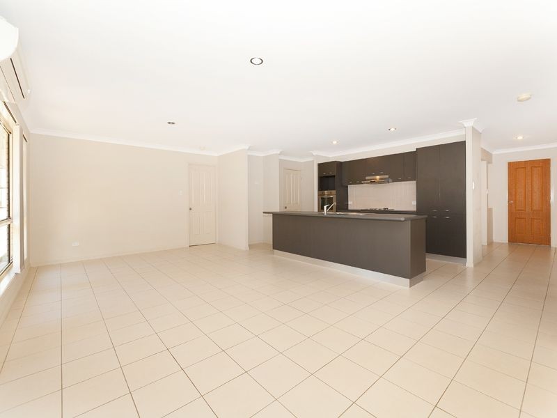 73 Lagoon Crescent, Bellbowrie QLD 4070