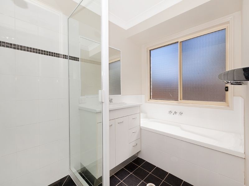 73 Lagoon Crescent, Bellbowrie QLD 4070