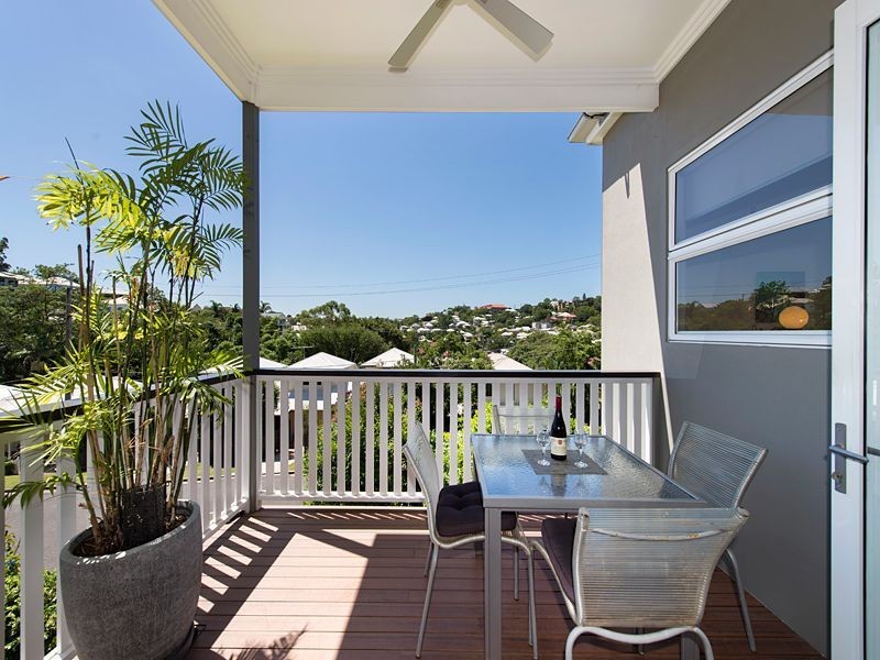 8 Hayward Street, Paddington QLD 4064