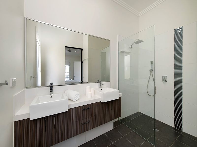 8 Hayward Street, Paddington QLD 4064