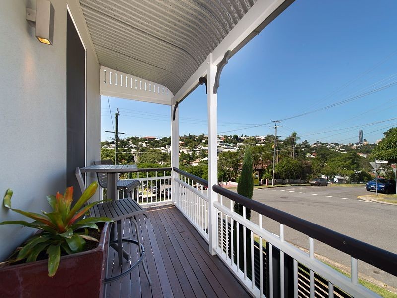 8 Hayward Street, Paddington QLD 4064