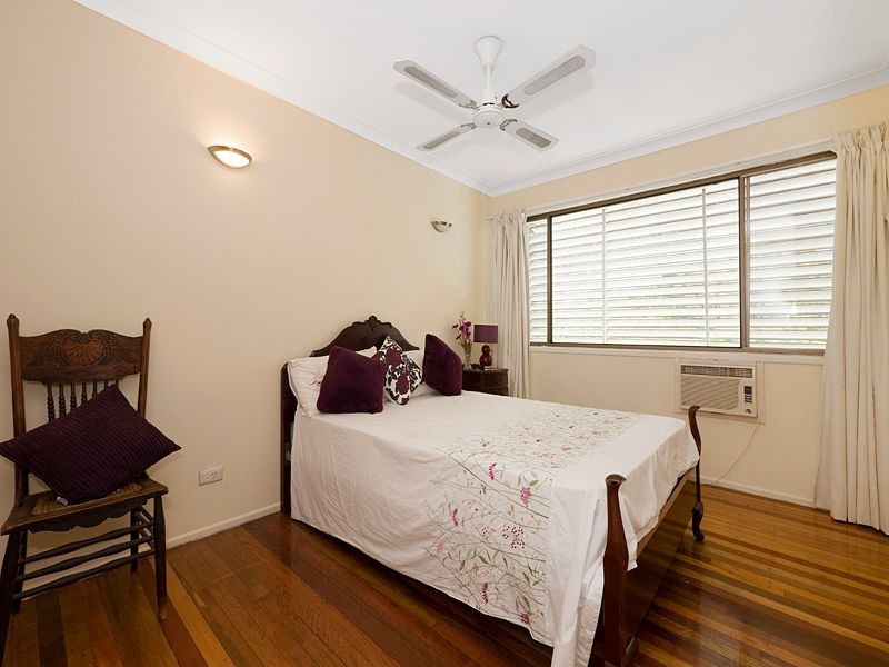 14 Halimah Street, Chapel Hill QLD 4069