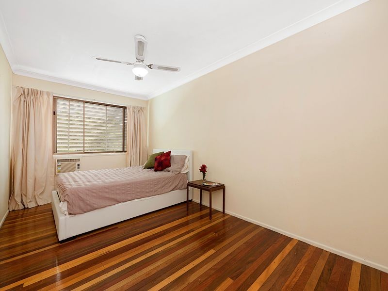 14 Halimah Street, Chapel Hill QLD 4069