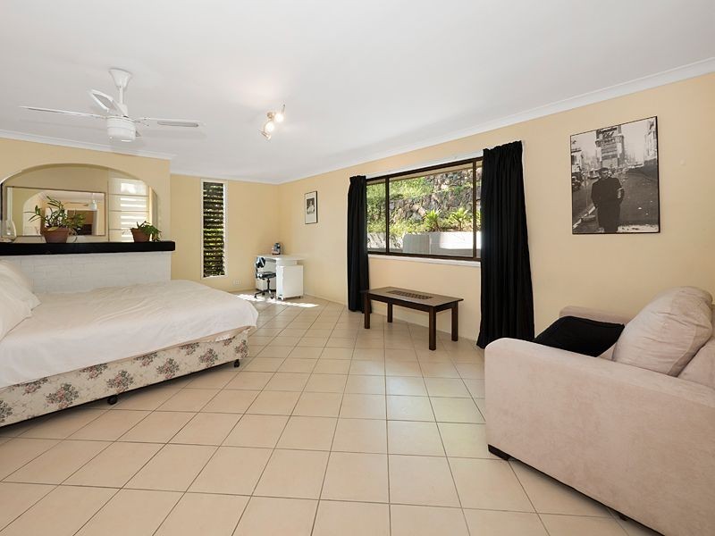 14 Halimah Street, Chapel Hill QLD 4069