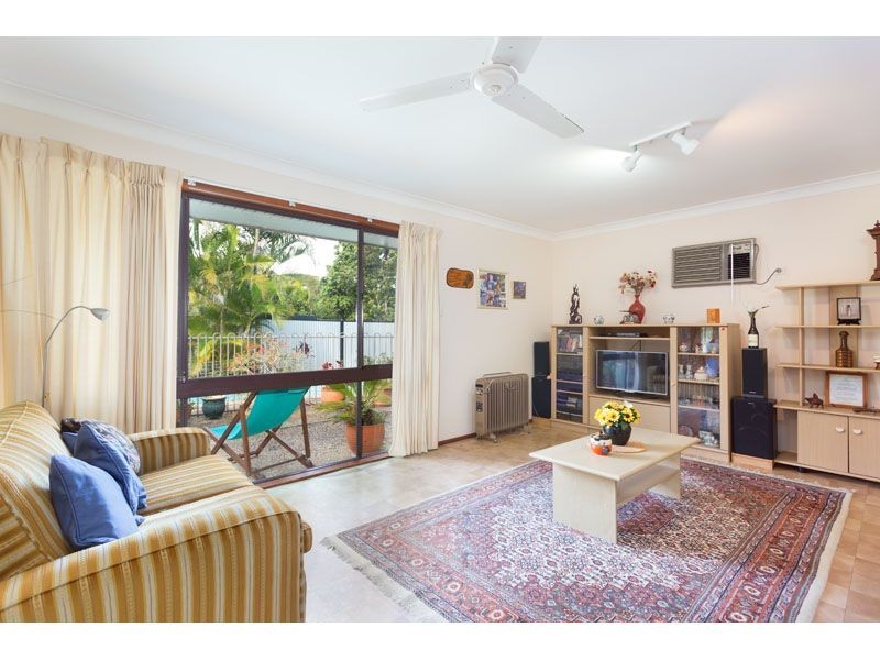 15 Tangmere Street, Chapel Hill QLD 4069