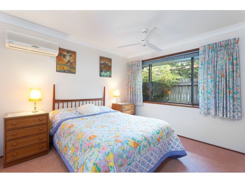 15 Tangmere Street, Chapel Hill QLD 4069