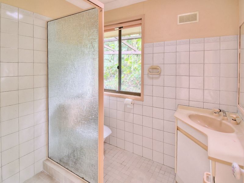 9 Kim Street, Chapel Hill QLD 4069