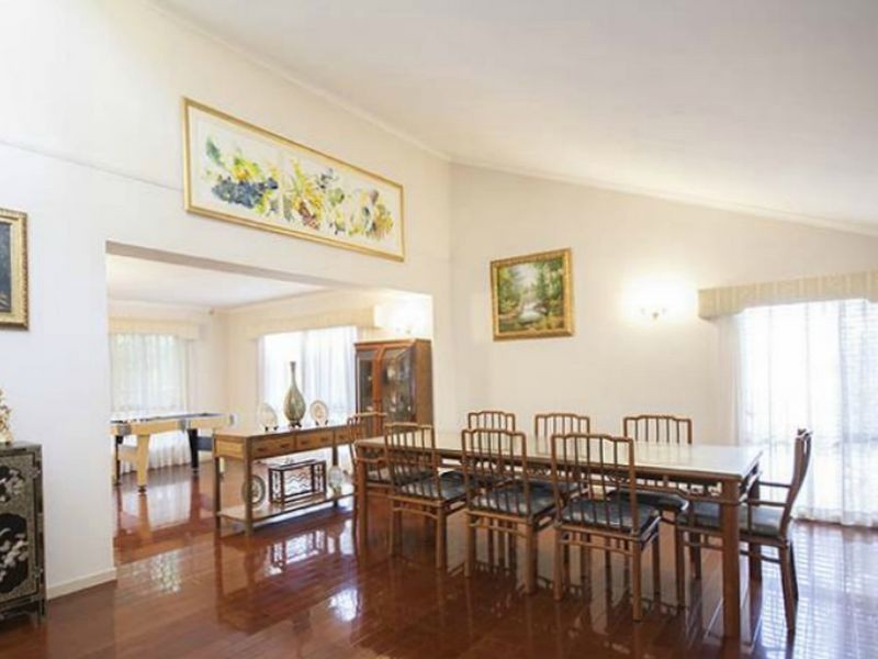 5 Bondel Place, Mount Ommaney QLD 4074