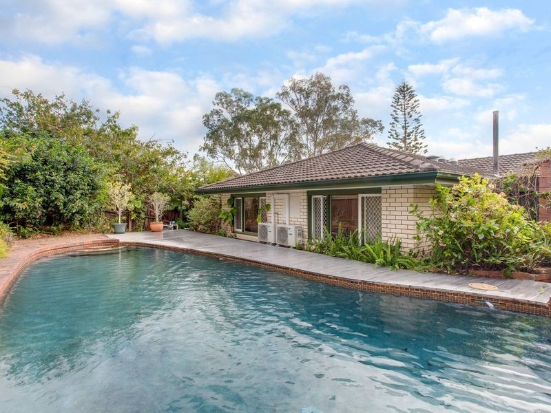 31 Rothesay Street, Kenmore QLD 4069