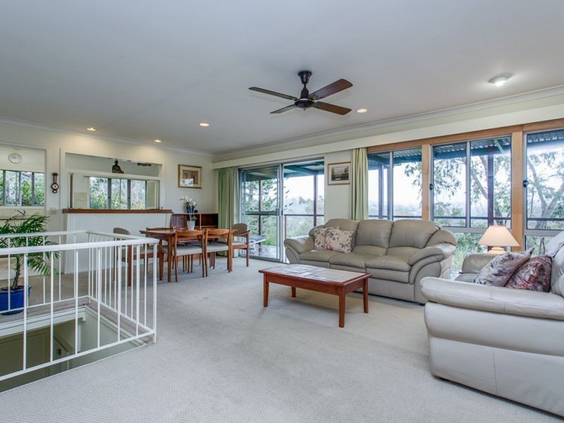 31 Rothesay Street, Kenmore QLD 4069