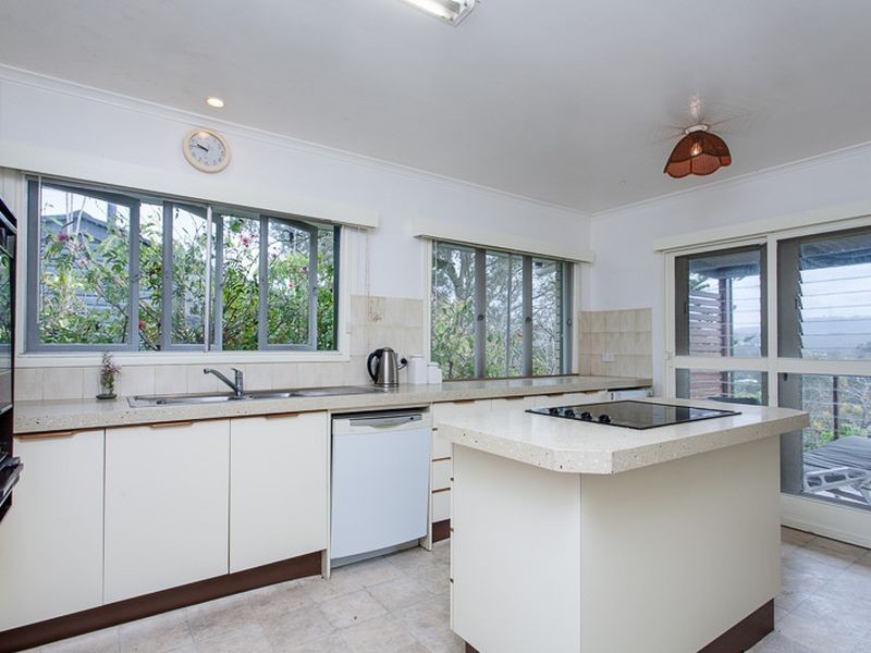 31 Rothesay Street, Kenmore QLD 4069