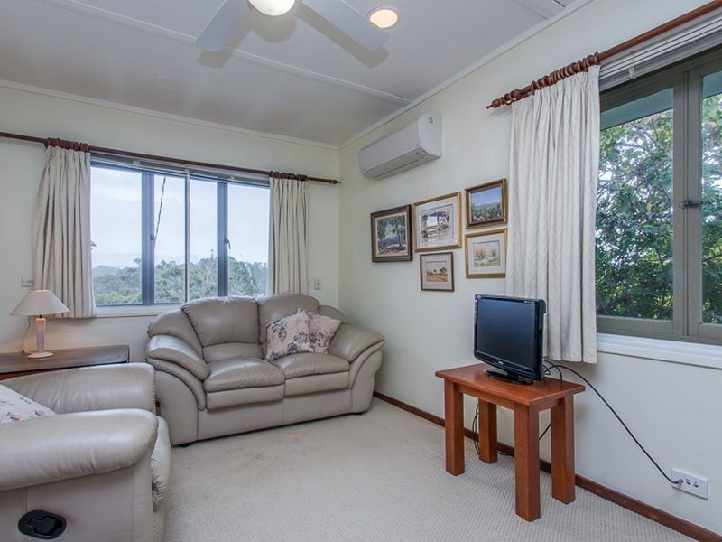 31 Rothesay Street, Kenmore QLD 4069