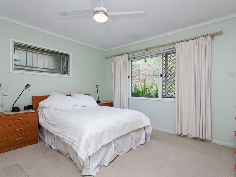 31 Rothesay Street, Kenmore QLD 4069