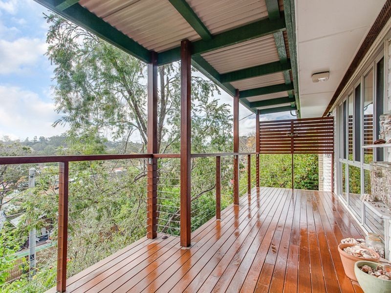 31 Rothesay Street, Kenmore QLD 4069