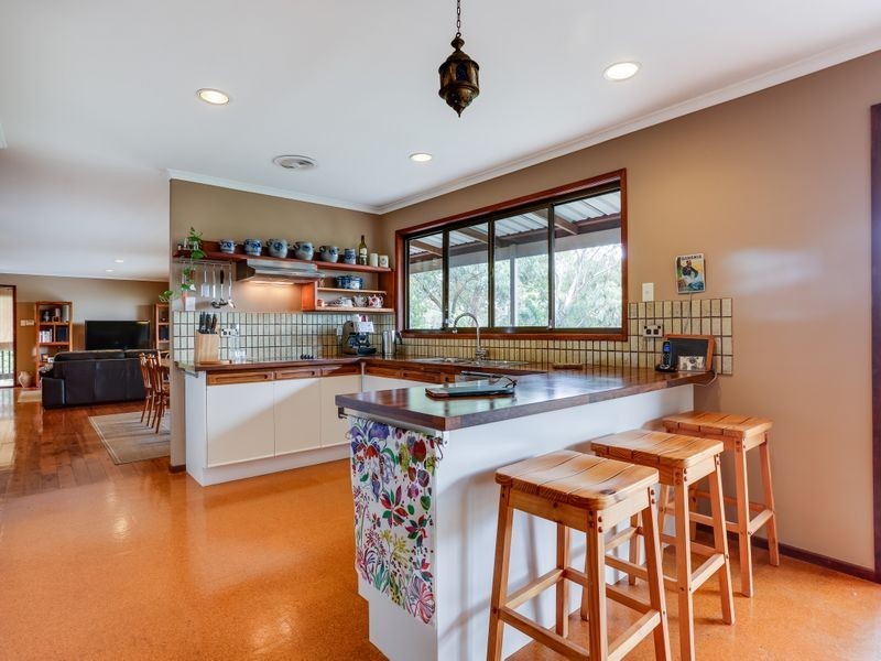 18 Kanooka Street, Bellbowrie QLD 4070