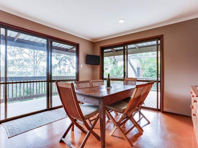 18 Kanooka Street, Bellbowrie QLD 4070