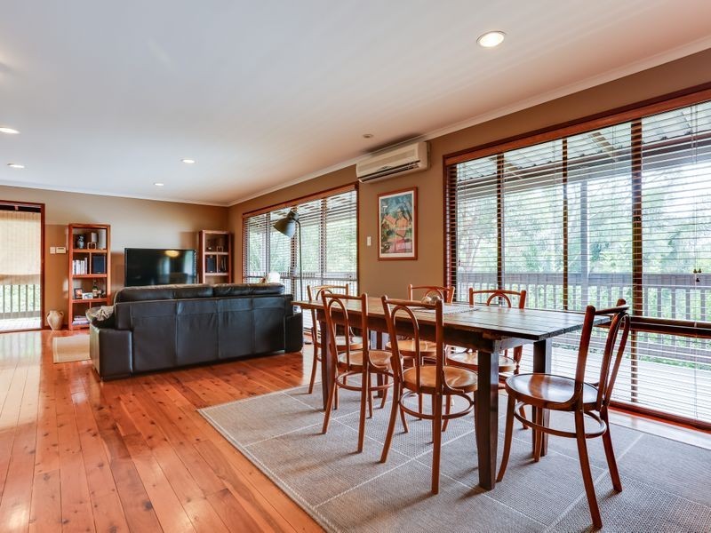 18 Kanooka Street, Bellbowrie QLD 4070