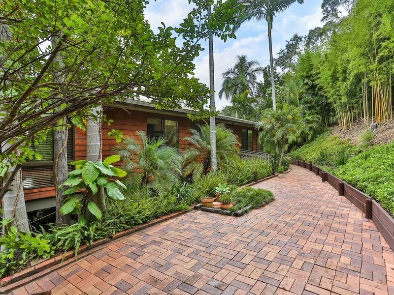 18 Kanooka Street, Bellbowrie QLD 4070