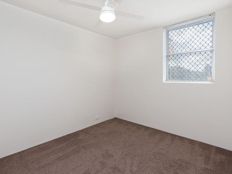 8/36 Jerdanefield Road, St Lucia QLD 4067