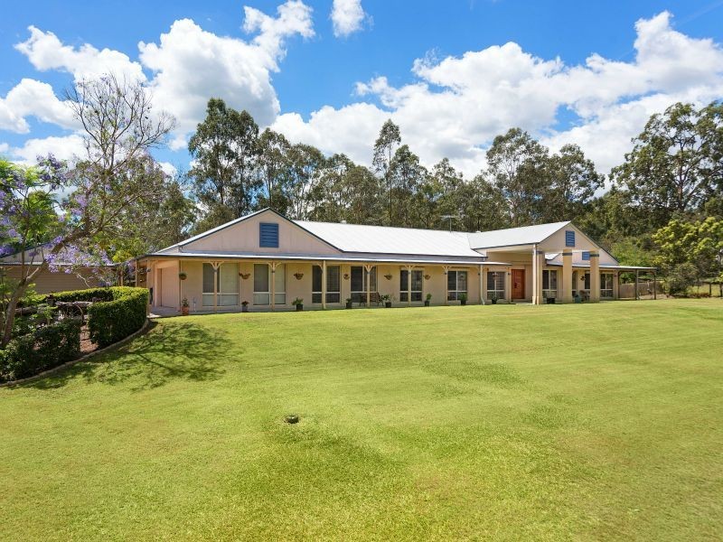 18 Castlereagh Place, Anstead QLD 4070