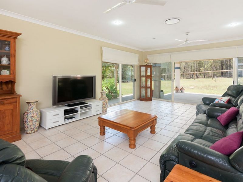 18 Castlereagh Place, Anstead QLD 4070