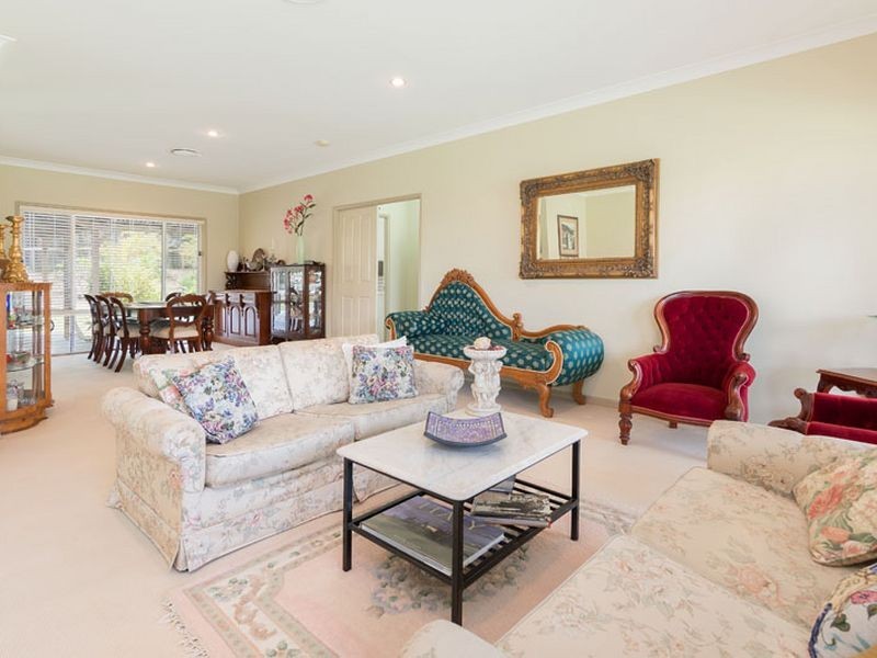 18 Castlereagh Place, Anstead QLD 4070
