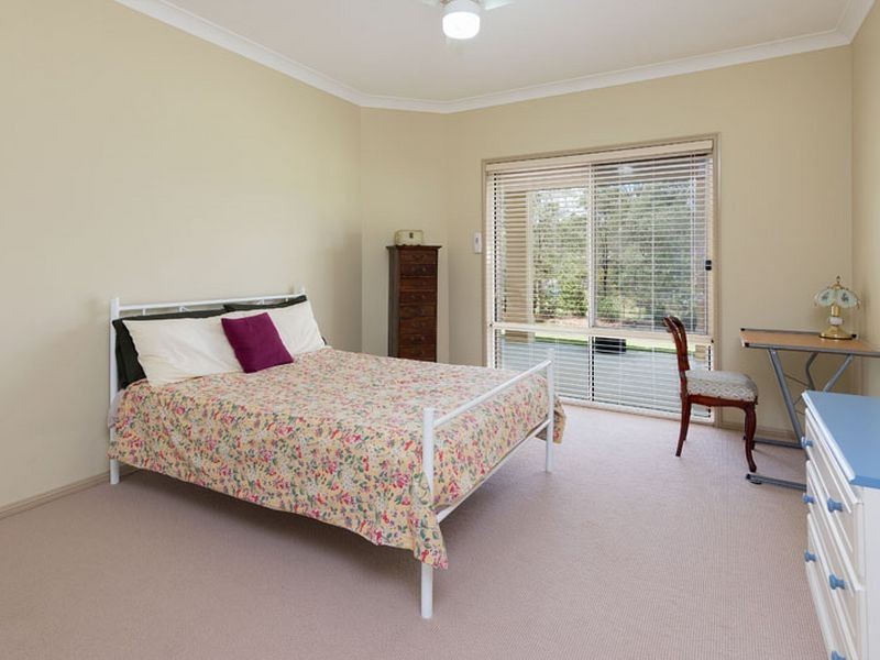 18 Castlereagh Place, Anstead QLD 4070