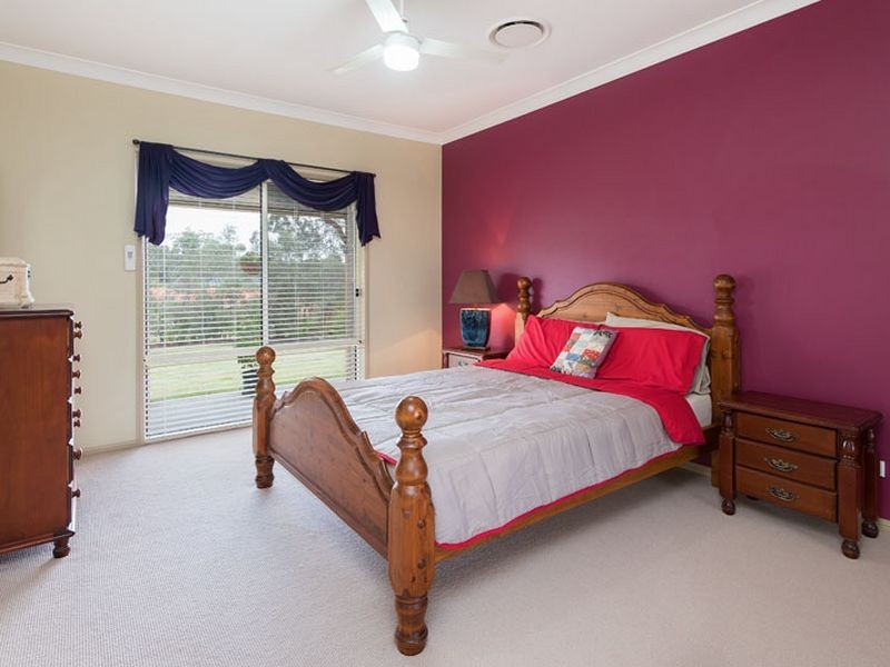 18 Castlereagh Place, Anstead QLD 4070