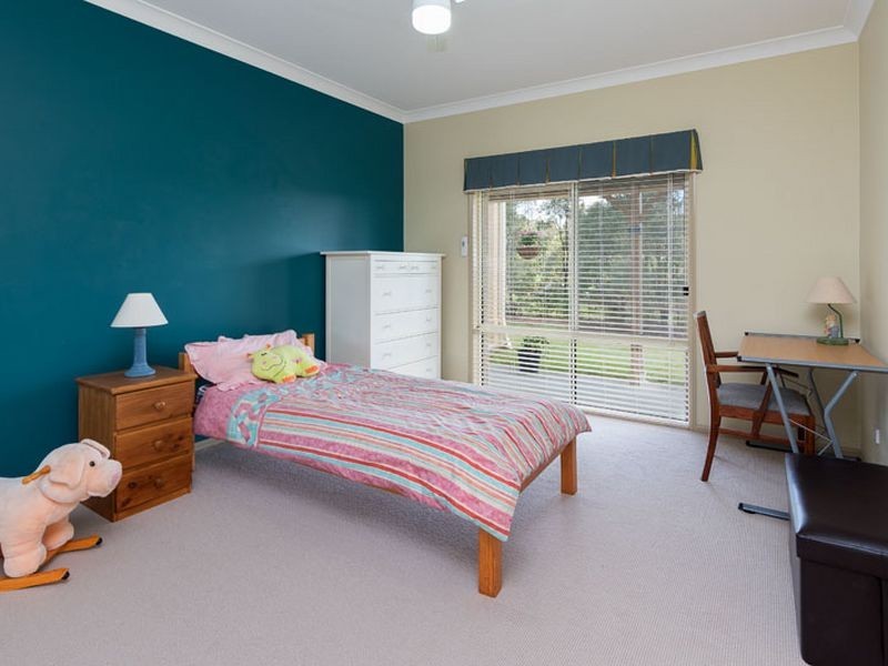 18 Castlereagh Place, Anstead QLD 4070