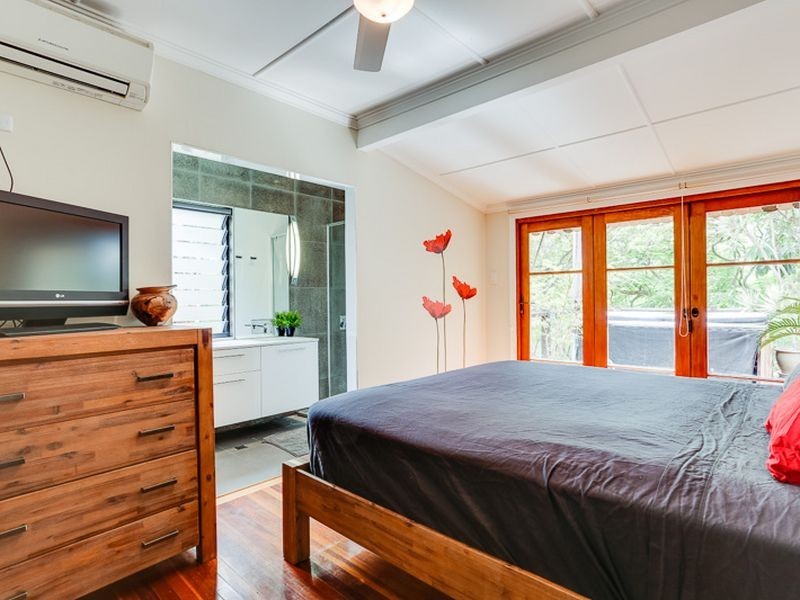 43 Burbong Street, Chapel Hill QLD 4069