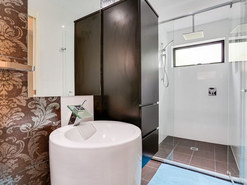 43 Burbong Street, Chapel Hill QLD 4069