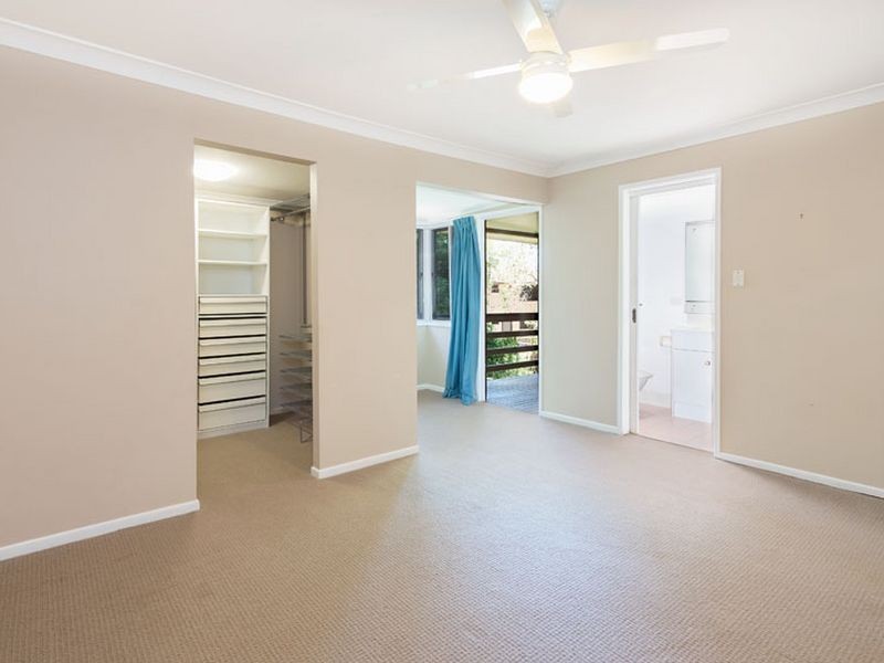 23 Neptune Street, Chapel Hill QLD 4069