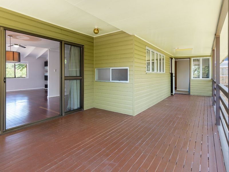 23 Neptune Street, Chapel Hill QLD 4069