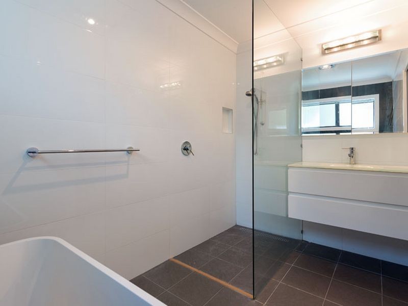 23 Neptune Street, Chapel Hill QLD 4069