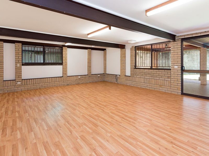 23 Neptune Street, Chapel Hill QLD 4069